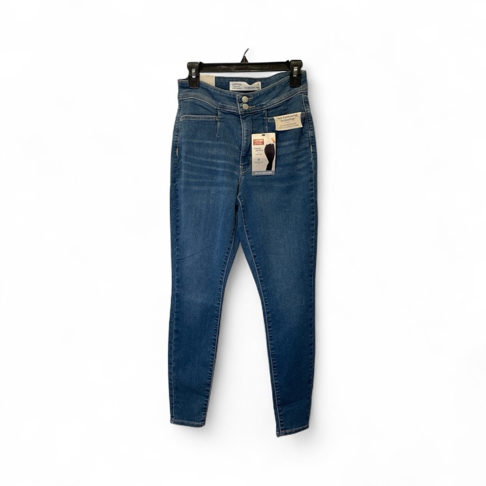 Levi Strauss High Rise Super Skinny  Blue Jeans size 6/W28
